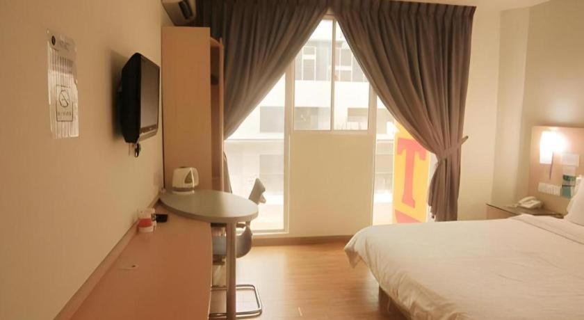 Comfort 2* Puchong